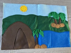 Handgefertigte Dinosaurier Filzmatte zum Spielen - Bild 1 von 1