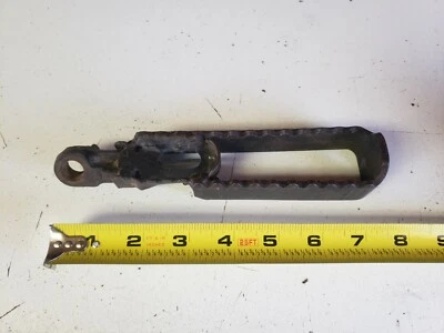 Reposapiés izquierdo Yamaha TT500 XT500 TT XT 500 583-27411-00-00 Foto 1 de 4