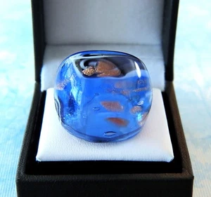 Anillo Bling Estilo Bohemio Azul Abstracto Flor Vidrio Soplado a Mano - Talla 9.50 - Imagen 1 de 3
