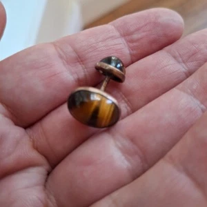 One Vintage Art Deco Tigers Eye Lucite Oval Cabochon Cuff Link Retro Classy - Picture 1 of 6