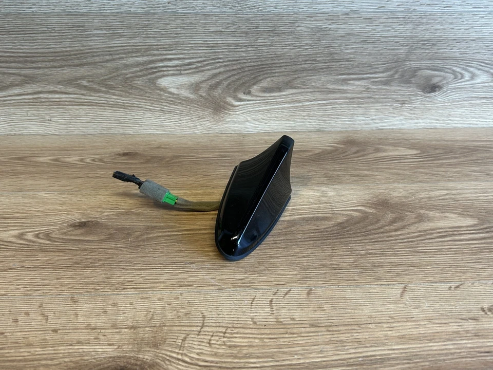 ANTENA TECHO TRASERO HYUNDAI ELANTRA MÓDULO ALETA TIBURÓN NEGRO OEM 2021_2023 Foto 1 de 4