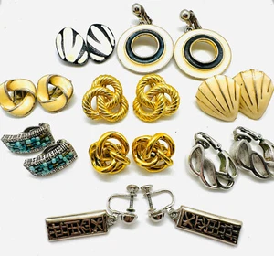 Lote 9 Pendientes De Colección Trifari Monet y MCM Sin Marca Esmalte Dorado Tono Plata PB - Imagen 1 de 10