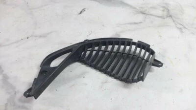 09 Honda ST1300 ST 1300 PA Police tampa de ventilação lateral direita grade tela - Imagem 1 de 4