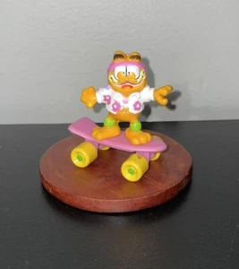 Vintage McDonald’s Kids Happy Meal Toy 1988 Garfield On Pink Skateboard 1 PVC - Picture 1 of 3
