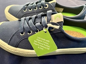 New Cariuma OCA Low Pantone Canvas Sneakers Navy Blue Women SZ 8.5 Men SZ 7 - Picture 1 of 6