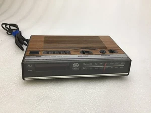 Vintage General Electric (GE) Model: 7-4624B AM/FM Digital Alarm Clock Radio - Picture 1 of 9