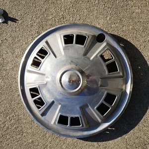******* Vintage Toyota Corolla Hubcap Wheel Cover Hub cap 1971 1972 Metal - Picture 1 of 9