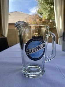 Brocca birra in vetro Blue Moon alta 8,75”, larga 7”, Made in Mexico - Foto 1 di 9