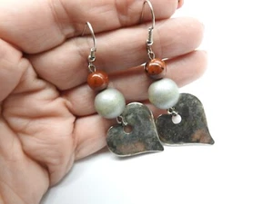 Pendientes perforados de corazón naranja negro piedra jaspeada madera gris tono plata vintage - Imagen 1 de 4
