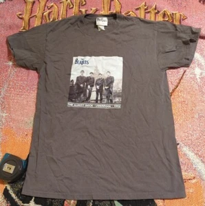 Camiseta The Beatles - The Albert Dock - Liverpool - 1962 Banda Gris M - Imagen 1 de 7