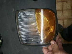 1997-2001 FORD EXPEDITION F150 RIGHT TURN SIGNAL CORNER LIGHT ASSEMBLY - Imagen 1 de 3