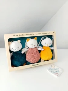 Peluche/Doudou Sensoriel 3 Chat Vert Rose Jaune Cuddly Kitties Stimuli - Kaloo - Picture 1 of 11