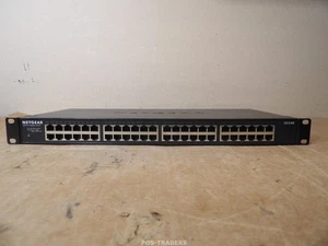 Commutateur PoE+ non géré Gigabit Ethernet 48 ports NETGEAR GS348 - oreilles ... - Photo 1/5