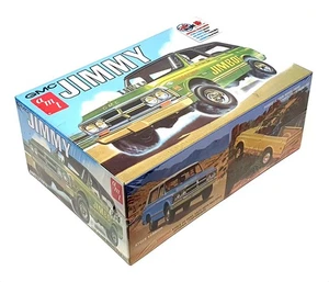 AMT 1/25 Scale Unbuilt Kit AMT1219/12 - GMC Jimmy - Picture 1 of 5