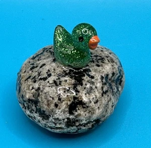Hand Painted Rock Art ( Green Duck On Stone White Green Rock) Rock Decor - Picture 1 of 4