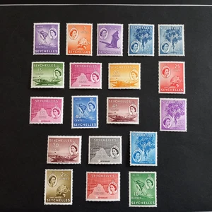 ENGLISCHE KOLONIEN SEYCHELLEN 1954 / ELISABETH, SERIE VON 19 WERTEN INTAKT POSTFRISCH ** - Bild 1 von 2