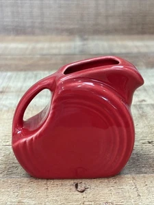 Fiestaware MINI JARRA DE DISCO Crema Rojo Escarlata FIESTA 5 OZ Tiene Chip - Imagen 1 de 7