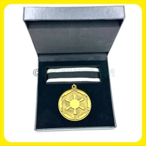 Star Wars Galaxy's Edge Empire Imperial Crest Medaille aus dem Mandalorianer mit BOX! - Bild 1 von 17