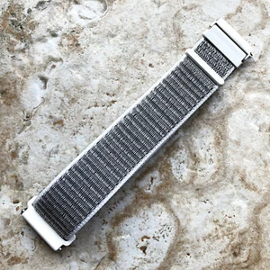 Correa de banda de nailon ajustable con gancho y bucle deportivo Seashell para Fitbit Versa - Imagen 1 de 7
