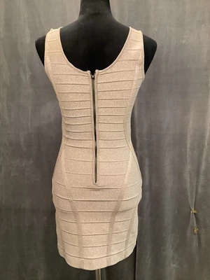 Mini vestido INC dourado bandagem metálica Bodycon PS - Imagem 1 de 4