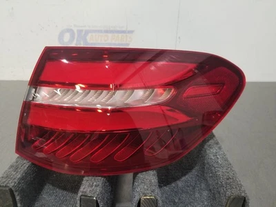 17 2017 MERCEDES GLC300 PASSENGER RIGHT QUARTER MOUNTED TAIL LIGHT LAMP  - Image 1 of 4