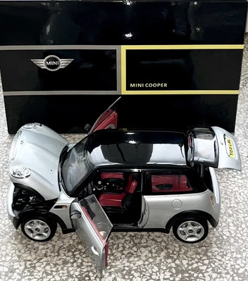 MINI Cooper Kyosho 1/18 (Minichamps Autoart CMC Norev Almost Real Laudoracing - Immagine 1 di 4