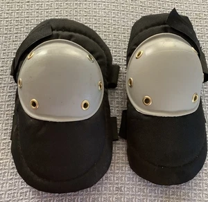 Safety Hard Cap Knieschützer, gebraucht lesen. - Bild 1 von 4