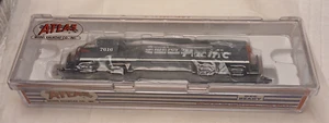 N SOUTHERN PACIFIC #7616 EMD GP-40-2 w/Dynamic Brakes Atlas engine/locomotive - Picture 1 of 7