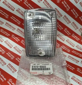 81610-90A02 Right Front Clearance Lamp - 1988-1990 FJ62 - Genuine Toyota - Picture 1 of 4