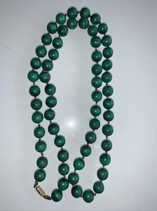 Vibrant Green Long Vintage Malachite Crystal Stone Necklace Chakra 28 Inches - Picture 1 of 7
