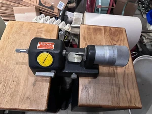Starrett 673 M (metrisch) direkt ablesbare Tischmessschraube - 0,002 mm Auflösung - Bild 1 von 16