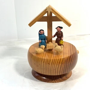 Caja de música de madera vintage Belén de Navidad Little Town Belén 5,5" - Imagen 1 de 7