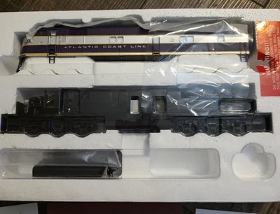 Proto 2000 Series, E7 Locomotive, NO. 21052 HO Atlantic Coast Line NOS READ - Image 1 of 4