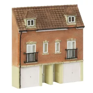 Casas adosadas modernas calibre T48 de bajo relieve Graham Farish 42-218 - Imagen 1 de 15
