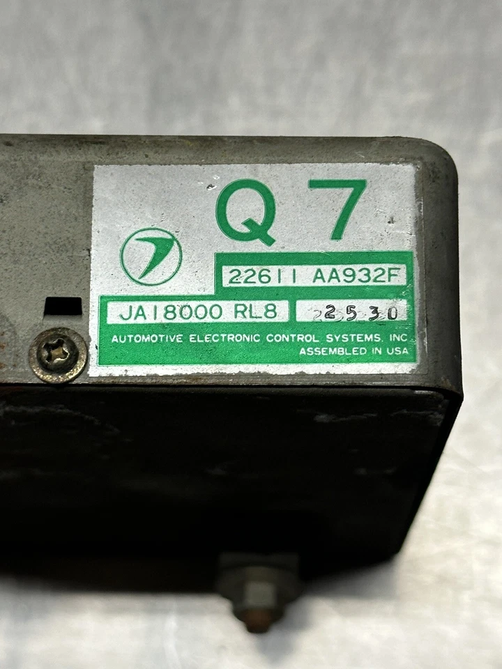 ENGINE COMPUTER SUBARU LEGACY 1993 22611 AA932F JA18000 RL8 ECM PCM ECU OEM Q7 Foto 1 de 4