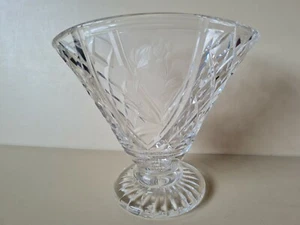 Stuart Crystal Etched Rose Vase Fan Shaped 15.5cm Tall Flowers Floral - Picture 1 of 9