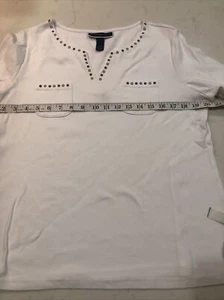 Karen Scott Women's Casual Tee Blouse White Gold Studs Size L Front Pockets - Picture 1 of 5