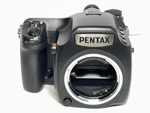 Pentax 645Z Medium Format Digital Camera MCK601 - Picture 1 of 7