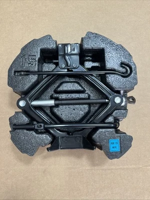 2008 - 2014 Kia Soul Spare Wheel Tool Kit Jack Emergency 09149-2K100 OEM - Image 1 of 4