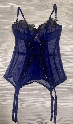 Nuevo con etiquetas Corsé de encaje azul transparente Victoria's Secret, acentuado con piedras, 36D $88! Foto 1 de 4