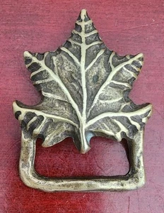 VINTAGE MAPLE LEAF SOLID BRASS UNISEX BELT BUCKLE - Picture 1 of 9