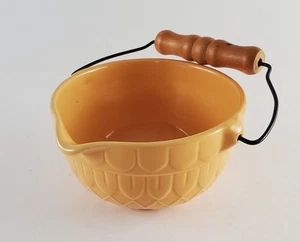 Tender Heart Treasures 5" gelbe Schüssel mit Holz und Metallgriff - Bild 1 von 10