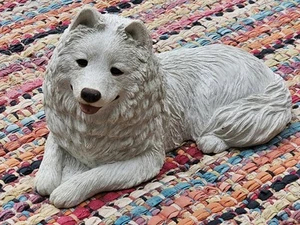 Figura de perro Sandicast Samoyedo blanco Alaska Husky Spitz 10" Sandra Brue de colección 1986 - Imagen 1 de 16