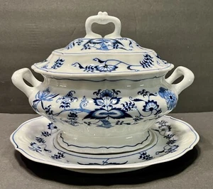 Blue Danube Blue Onion Pattern Oval Tureen with Lid and Underplate - Picture 1 of 5