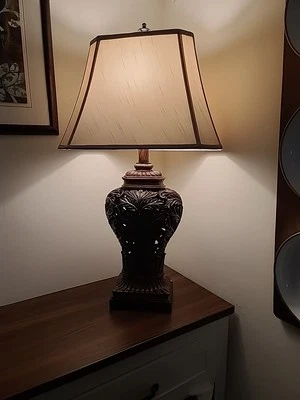 Lámpara de mesa tradicional Leafwork 32 1/2" de alto hoja de bronce para dormitorio sala de estar Foto 1 de 4