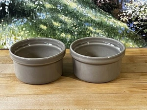 Emile Henry Set di 2 Ramekins moka a costine 10.02 Francia - Foto 1 di 3