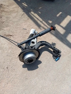 03 04 05 06 07 08 BMW Z4 sin travesaño trasero derecho Foto 1 de 3