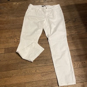 Ann Taylor The Skinny Curvy Fit Mid Rise White Jeans Size 10 - Picture 1 of 7