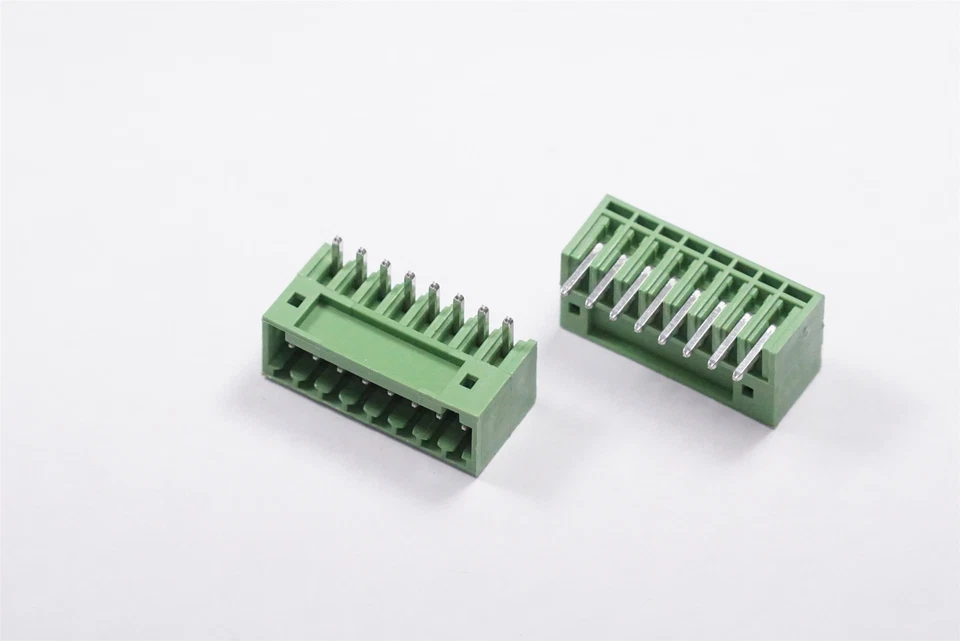 Lot of 2 x 8745379 RS PCB Terminal Block 2.5mm 8 Pos 1 Level RA Plug-In Green - Image 1 of 1