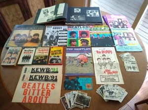 Rara collezione Beatles anni '60 originale, alcuni pezzi rari, oggetti da collezione Beatles - Foto 1 di 16